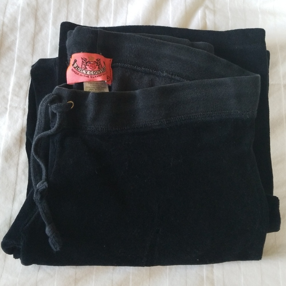 Juicy sweat pants.